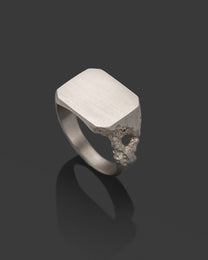 WHITE-GOLD-LEFAE-RING