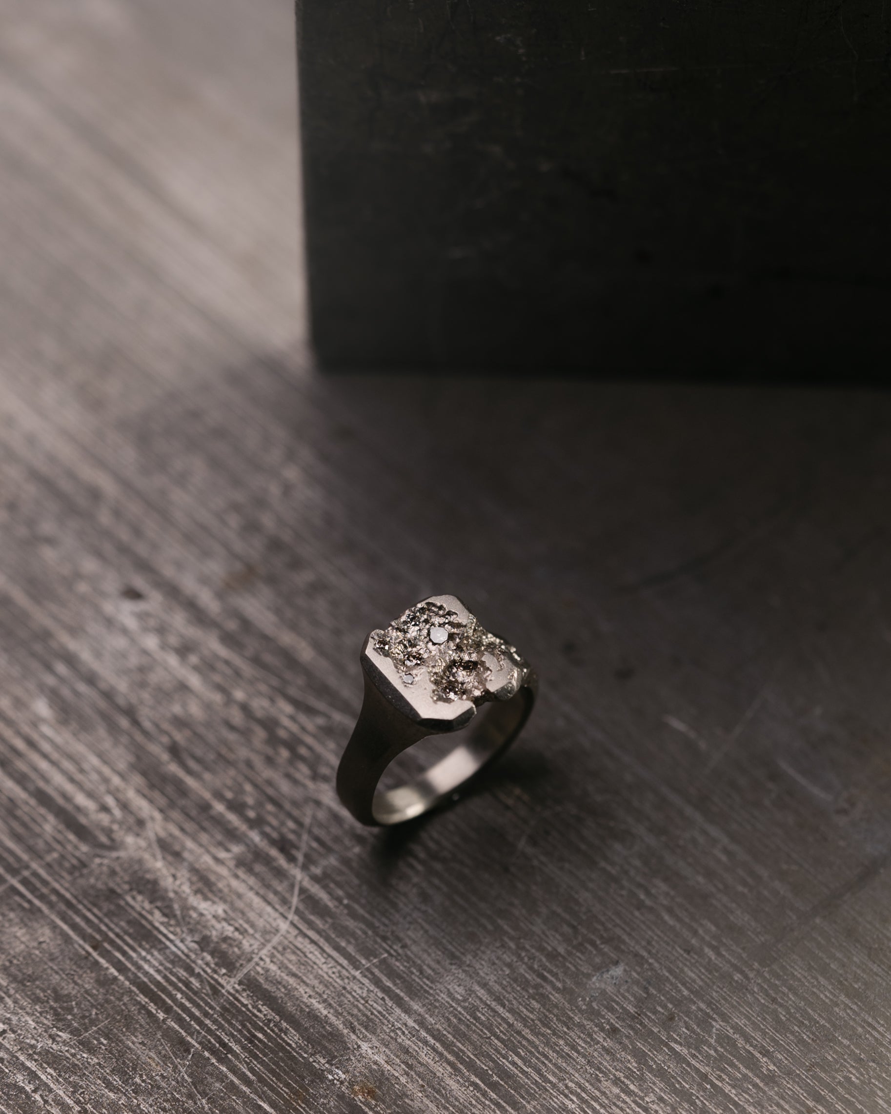 WHITE-GOLD-MALTIPR
