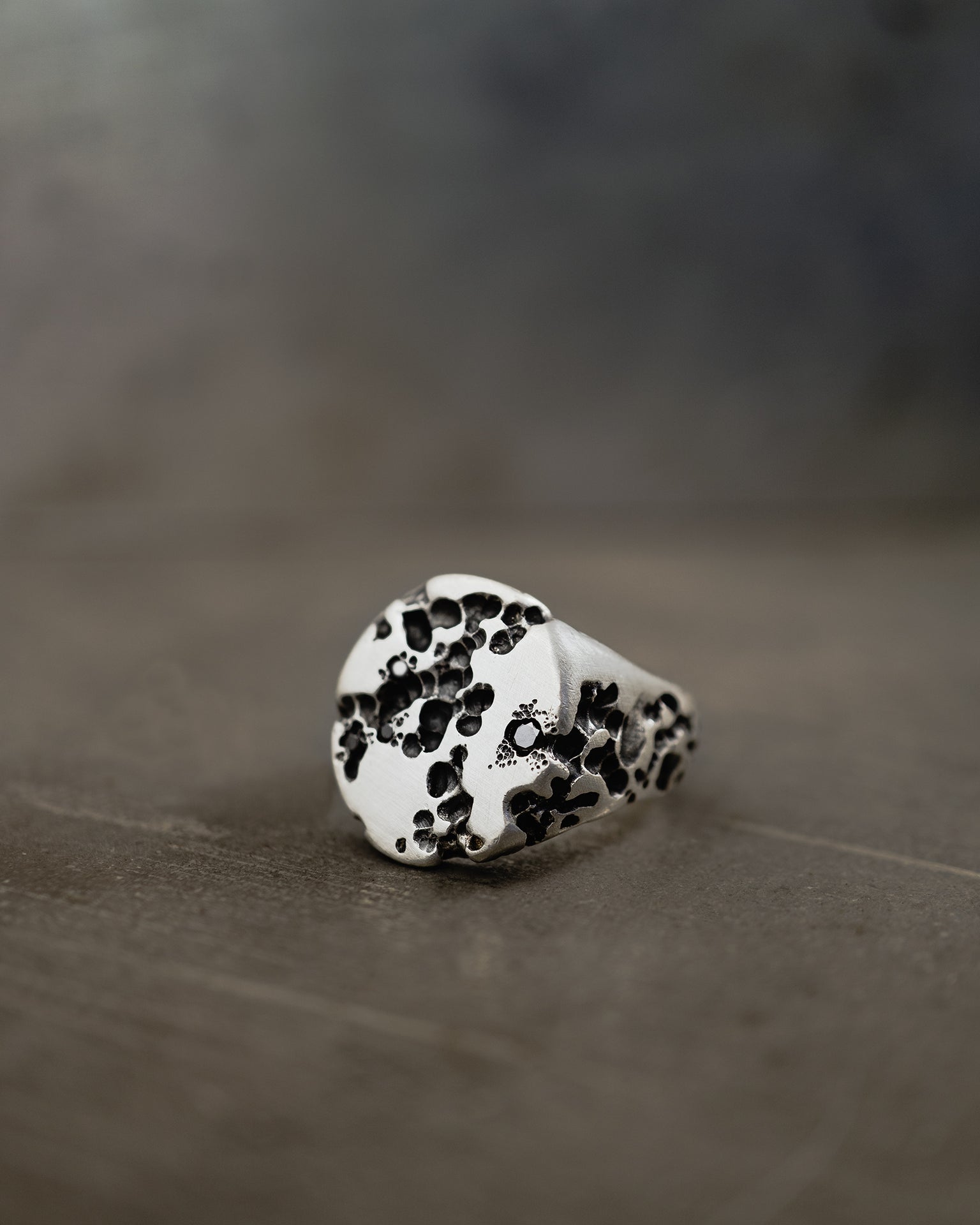 PLAGU-DIAMONDS-RING