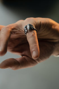 PRIMIT-SIGNET-RING
