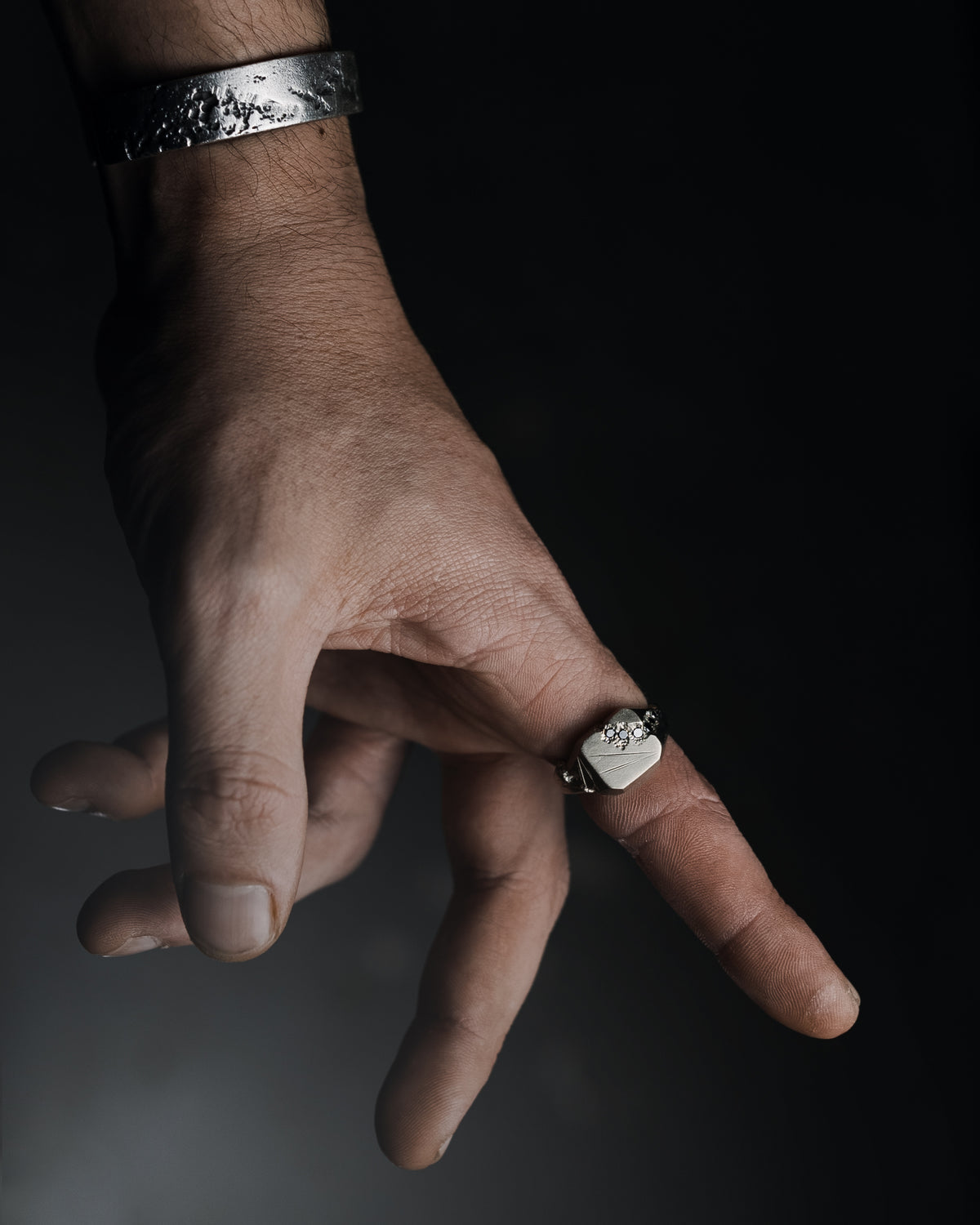 WHITE-GOLD-RASTRAKK