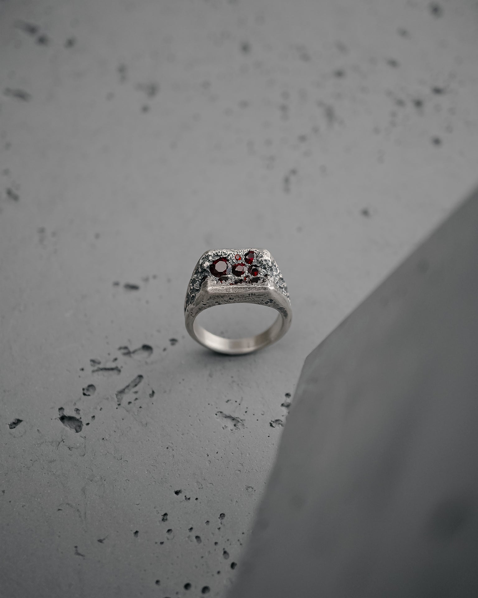 RETTA-GARNETS-RING