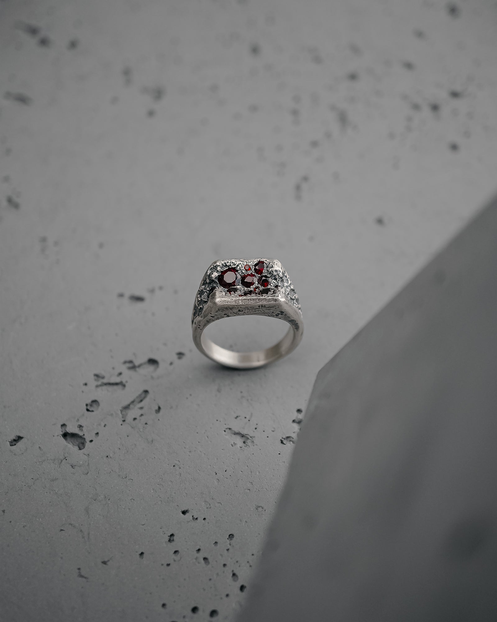 RETTA-GARNETS-RING
