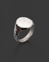 VULCROU-GARNETS-RING