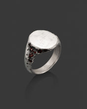 Load image into Gallery viewer, VULCROU-GARNETS-RING
